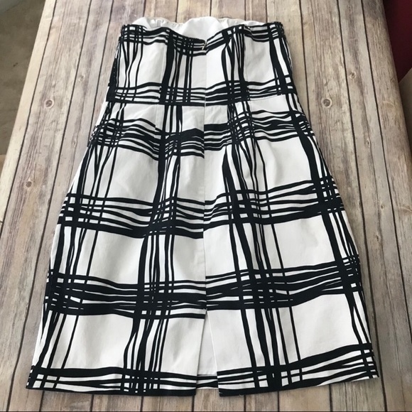 Express White Modern Line Strapless Dress - Picture 5 of 7